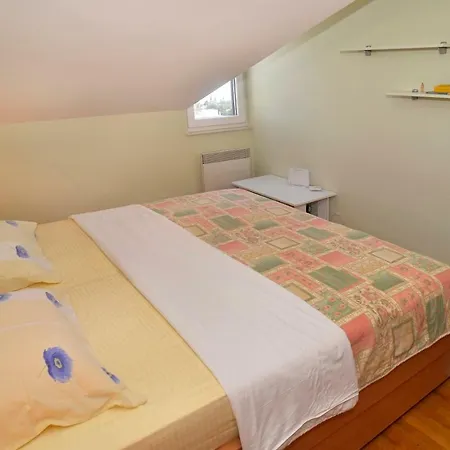 Franka Apartment Split